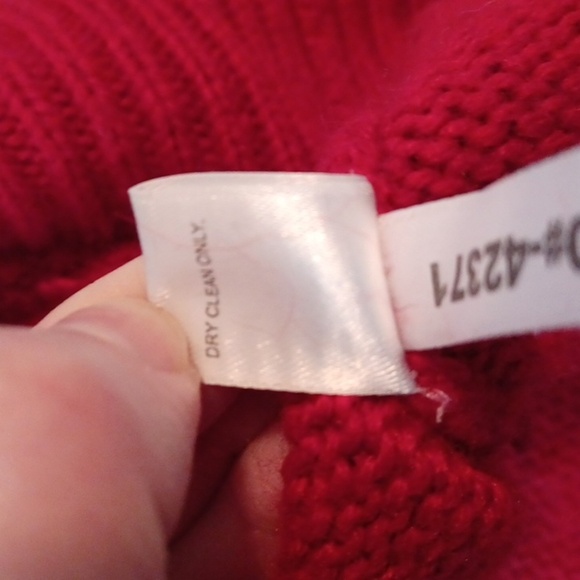 💙🌺Cozy Red Cowl Neck Sweater - Picture 10 of 12